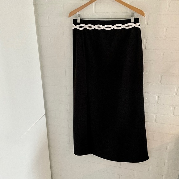 Column Maxi Skirt Cut-out waist Black/White Dark Romantic 2X - Picture 2 of 9